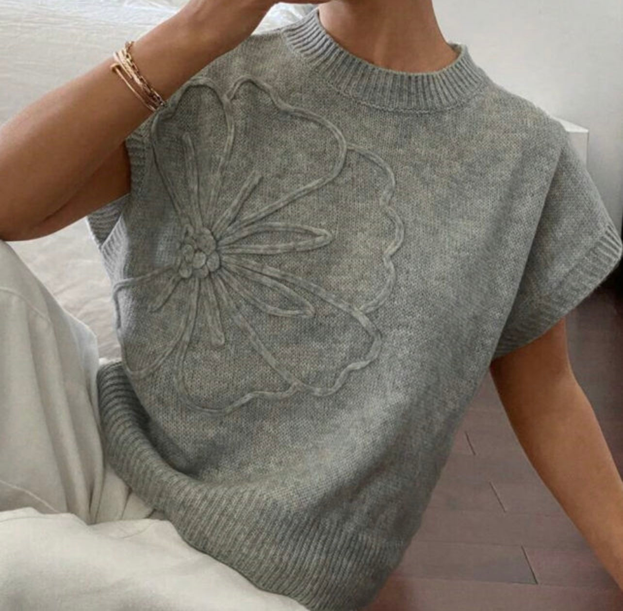 Flower Pattern Ribbed Trim Short Sleeve Sweater
